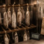 Cave à vin ventilé pour charcuterie : 12-14 °C, 75% d’humidité, saucissons