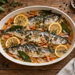 Maquereau au vin blanc au four, avec citron et herbes